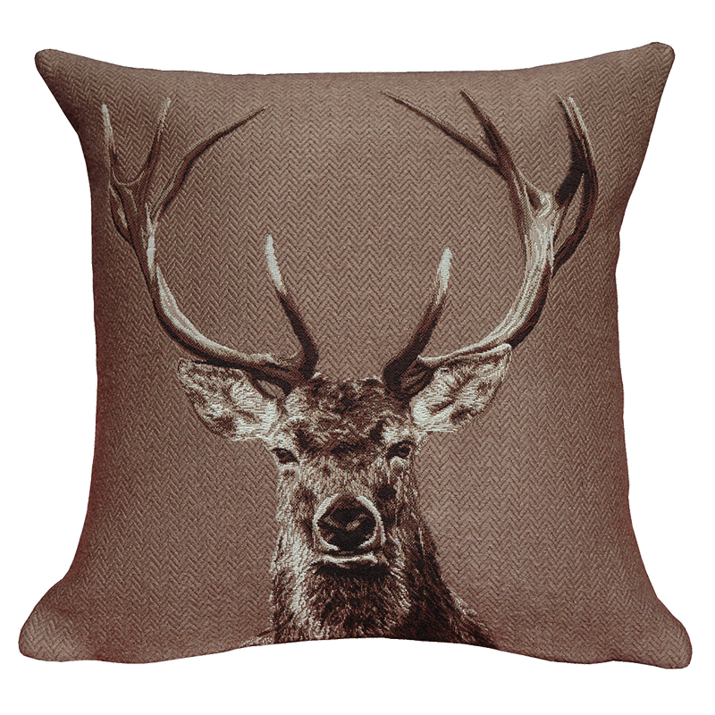 Sleeping wood mole cushion, winter, design, deco, minimalist - Jules Pansu